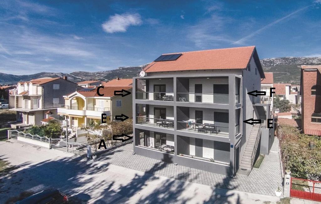 Apartmani U Kastelima Kaštela Exterior foto