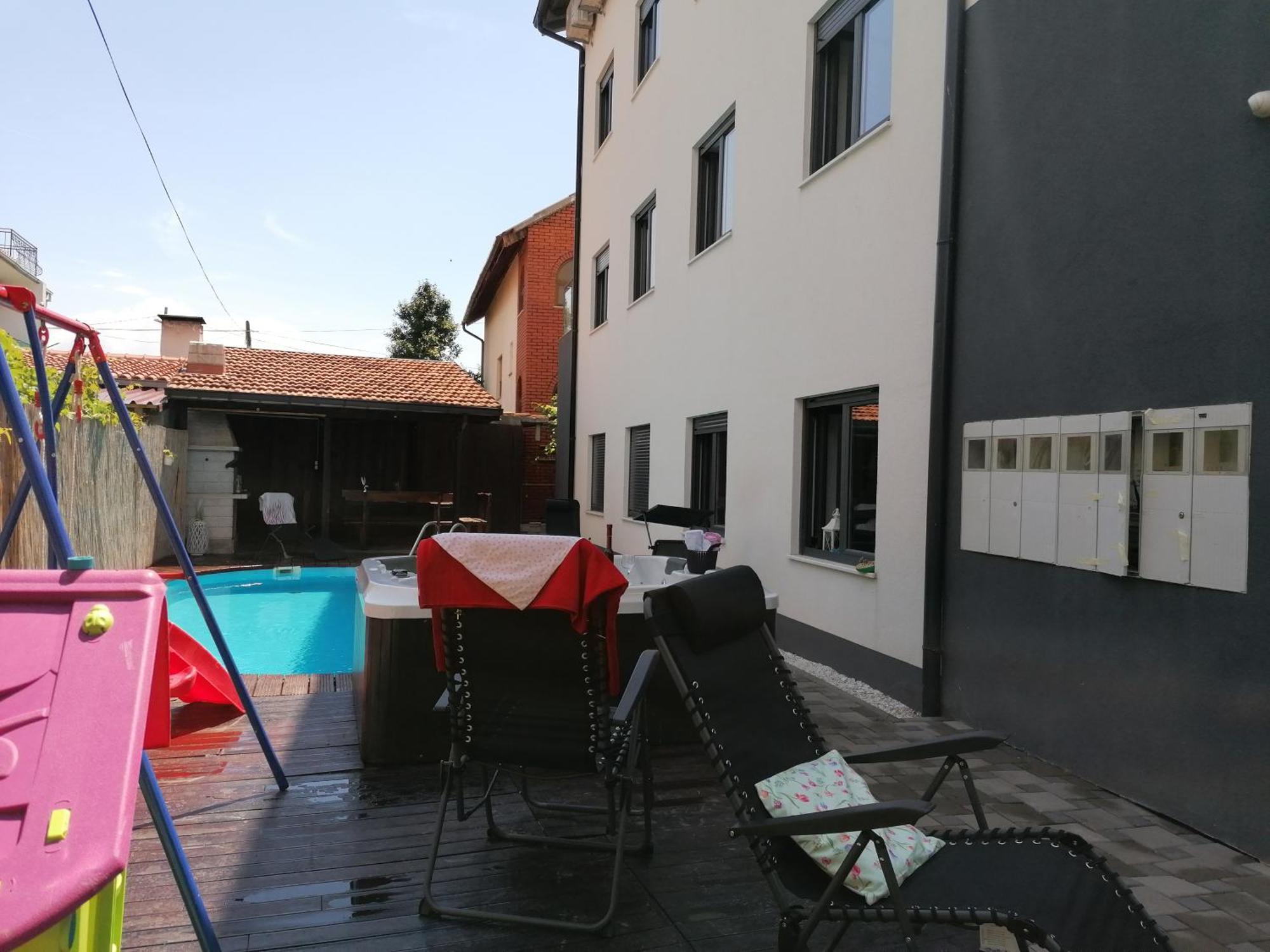 Apartmani U Kastelima Kaštela Habitación foto